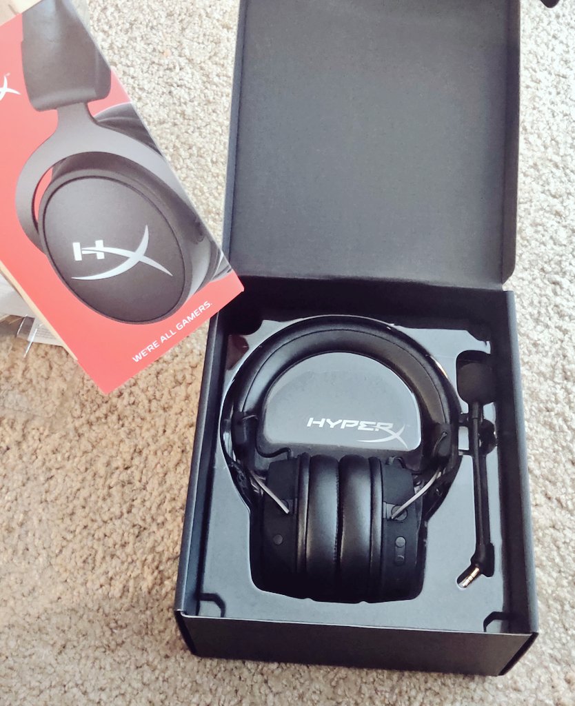 phenomenot_'s tweet photo. #unboxing #hyperx #cloudmix #twitchstreamer #twitchaffiliate https://t.co/30p6P1BRWl