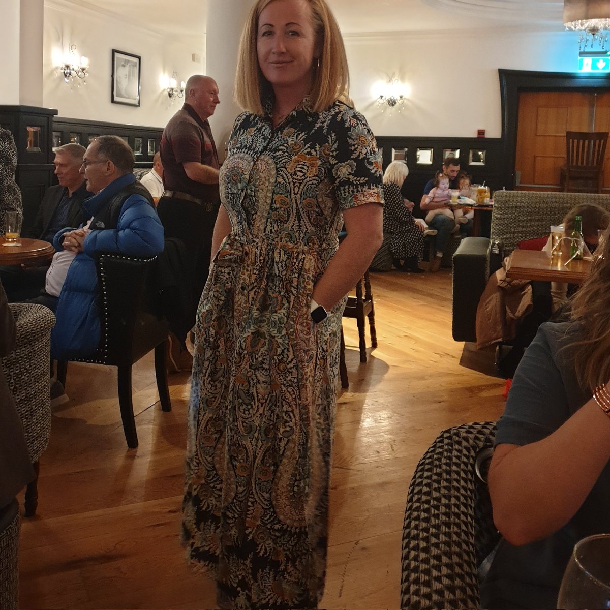 mams_ie's tweet photo. How gorgeous is our Sabbi in @mykindofdress
#awstyle #autumn #winterstyle #autumnstyle #sp #sponcon #dresses #fashion #babybloggers #LouthChat https://t.co/O4WracErYy