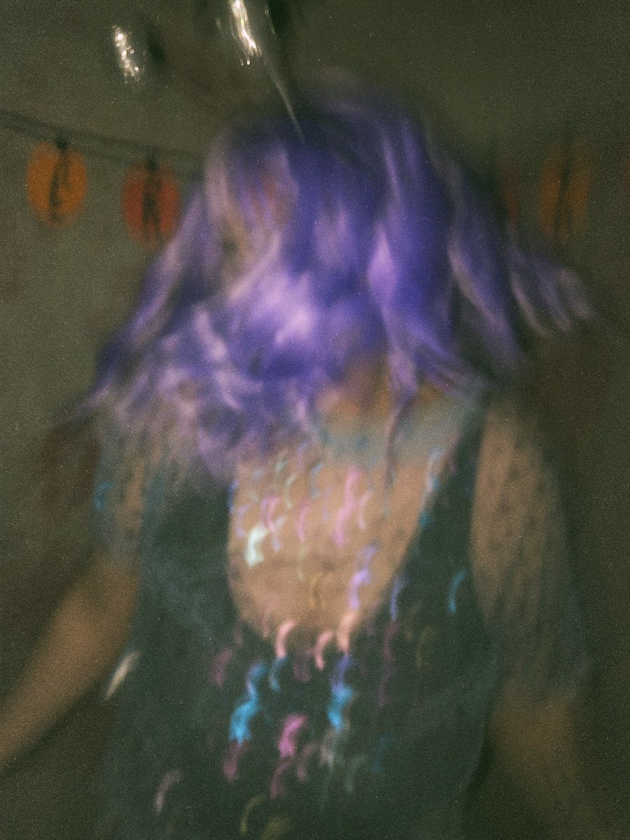 thisismarceline's tweet photo. cue basic “ur outta this world🌎💫” caption https://t.co/BaY976bwUK