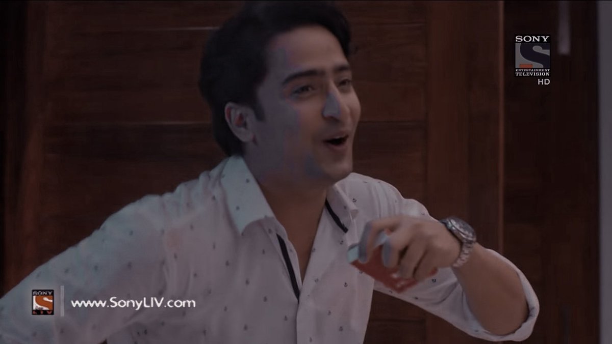 _Lazy_being's tweet photo. still can't believe how seeing dev laugh and cry for the first time left sona speechless and spellbinded. days passed but his laughter, his tears and his words, stayed with her 🤎

#krpkab | #devakshi https://t.co/FU8DnD58ap