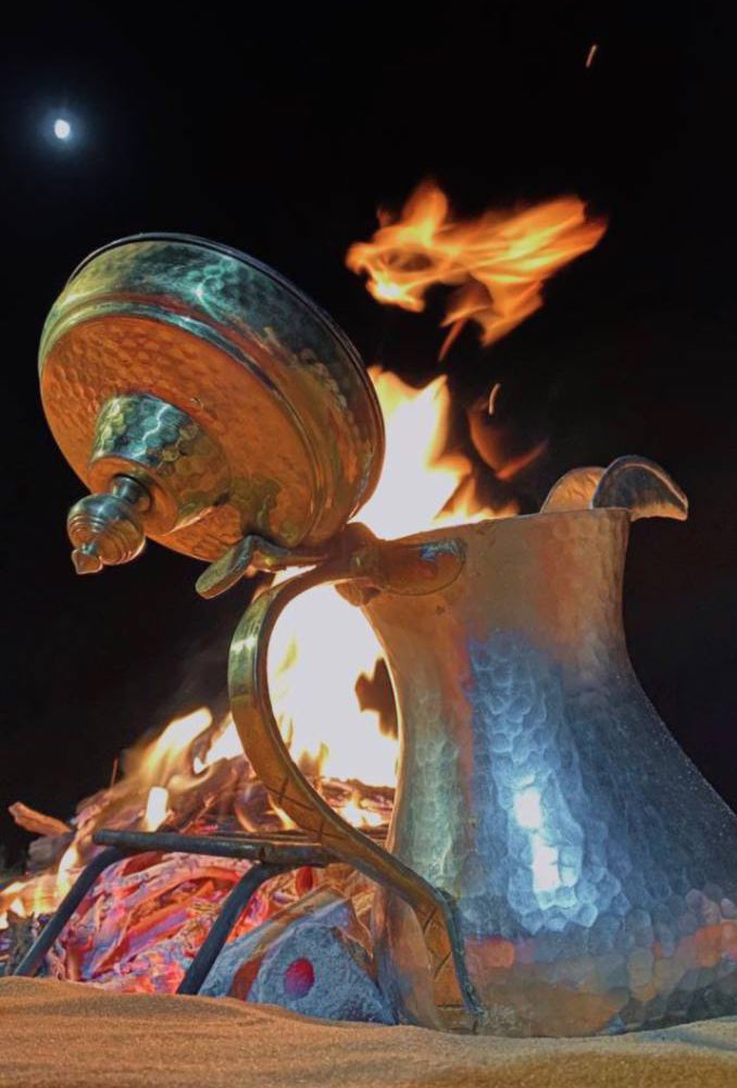 تغيّرت واجد ، ليه صاير غريب أطوار؟ 
وعود الغرام الماضيه وش بقى منها  

سلامك برّد ، وين السلام القديم الحار ؟
تذكر معي ، نبراتك اول .. وقارنها :)