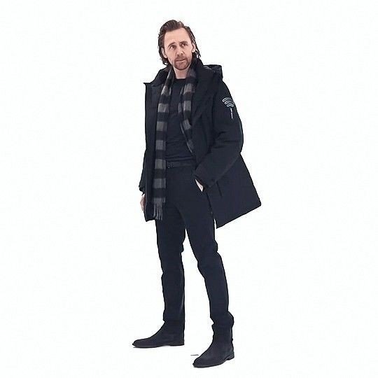 hiddleking's tweet photo. He popped off with this jacket
#TomHiddleston https://t.co/FpoYeH4pEd