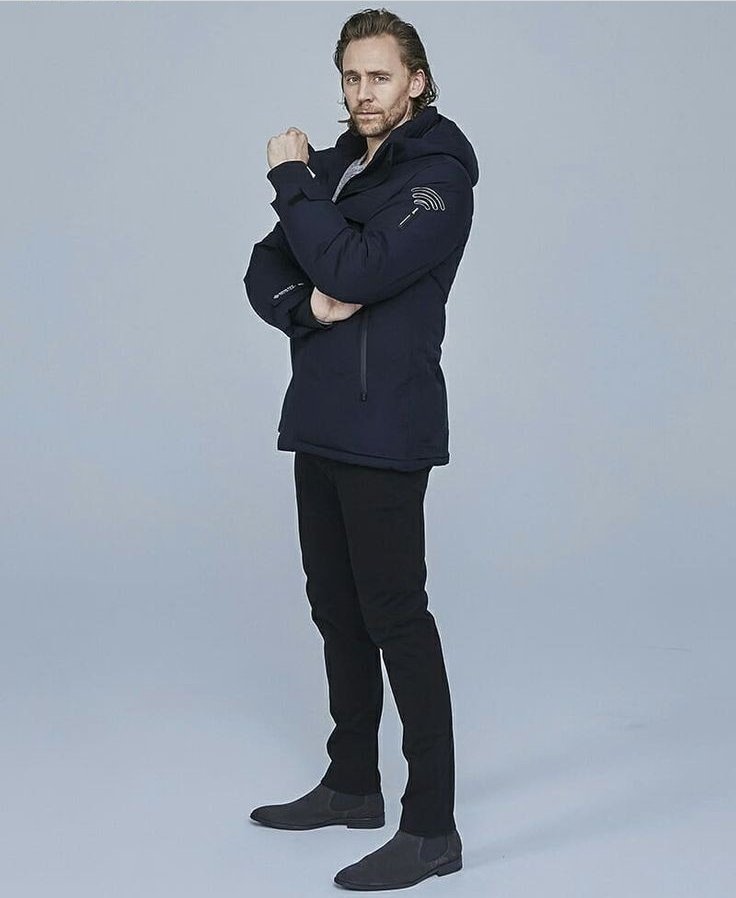 hiddleking's tweet photo. He popped off with this jacket
#TomHiddleston https://t.co/FpoYeH4pEd