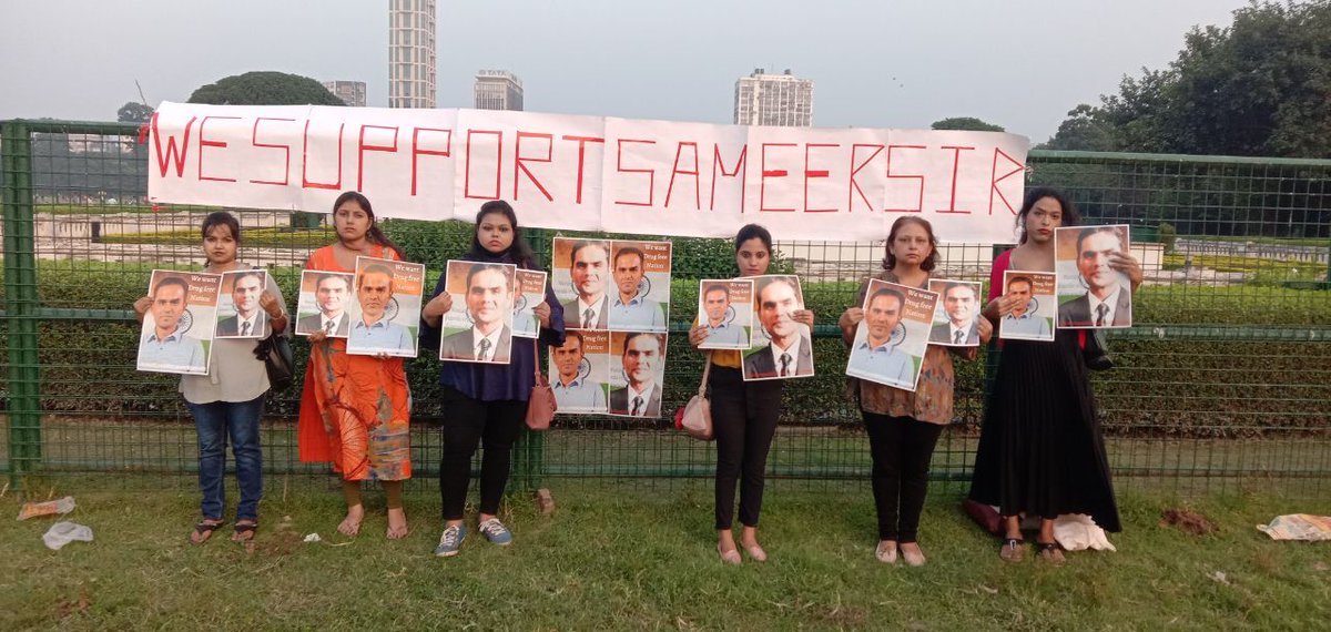 HeenaParnani's tweet photo. Kolkata Warriors stand in solidarity with #SameerWankhede sir always. Our Nation is blessed &amp; proud to have a super hero like Him. Whole heartedly, we support Sameer Sir! 🙏🏻

Kolkata 4 Sameer Wankhede

@KrantiRedkar ma'am @narcoticsbureau @dg_ncb @PMOIndia @HMOIndia https://t.co/DNx55CZycT