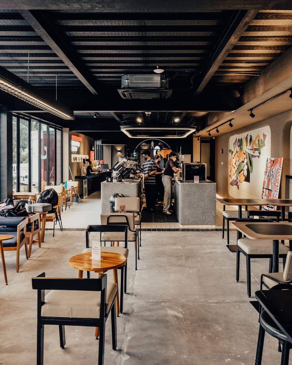 MeetYourBarista's tweet photo. It's all about coffee and philosophy at this cool coffee shop ☕
📸 by hey.boooy
#caffeine #coffeelover #coffeetime https://t.co/npDi11NrYB