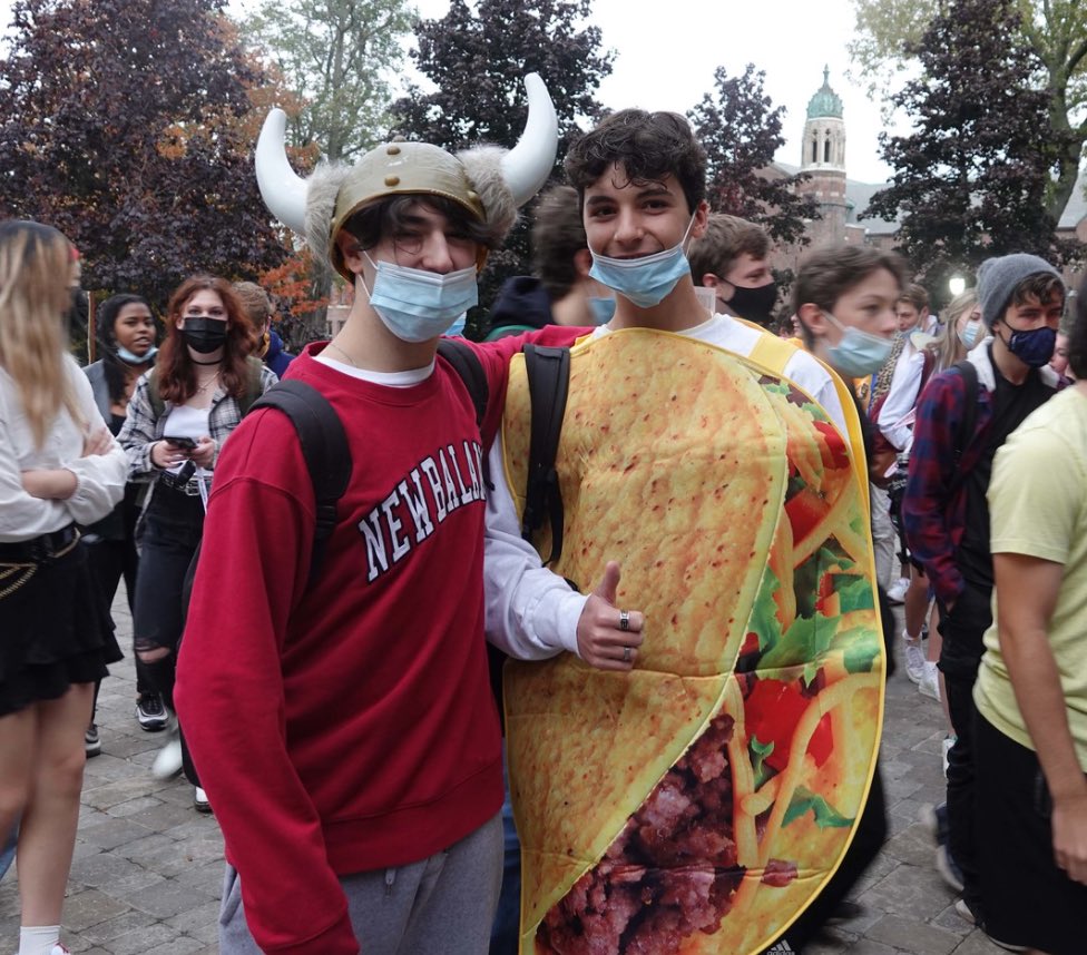 Trinity College School (@tcsbears) on Twitter photo Wishing everyone a safe and happy Halloween! 
Check out all of the photos from out Halloween celebrations on Friday here: flickr.com/photos/tcsbear… Wishing everyone a safe and happy Halloween! 
Check out all of the photos from out Halloween celebrations on Friday here: flickr.com/photos/tcsbear…