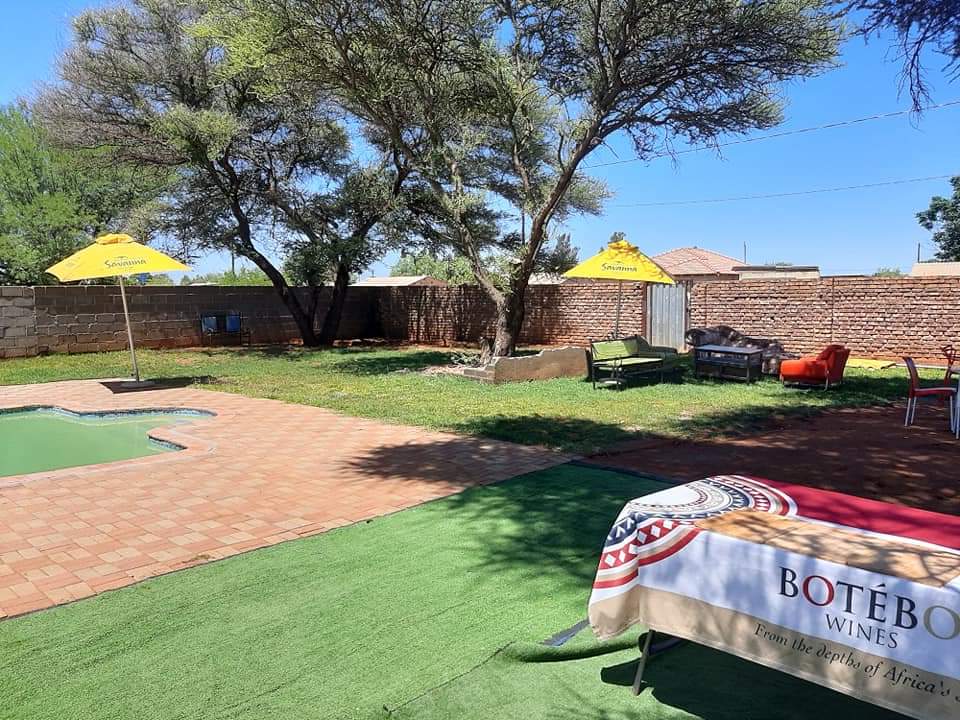 BoteboWines's tweet photo. Botebo Wine tasting at Mama B's Lifestyle Lounge - Pampierstad .... 🍾🥂 https://t.co/dgeHLqgTGd