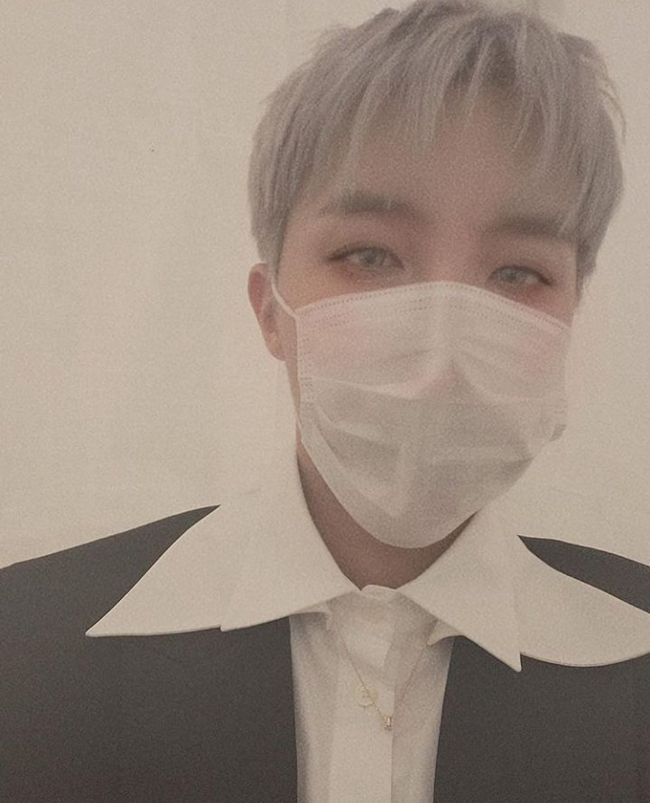 btsfacc's tweet photo. Hoseok Weverse Güncellemesi;

"👻👻👻" https://t.co/jStFCFVm0l