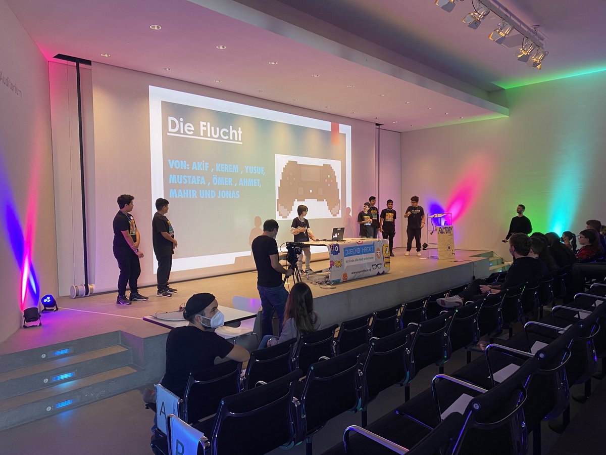 Ein Single-Player-Escape-Game gab es auch! Es hat mehrere Level und ist wurde mit Scratch erstellt.