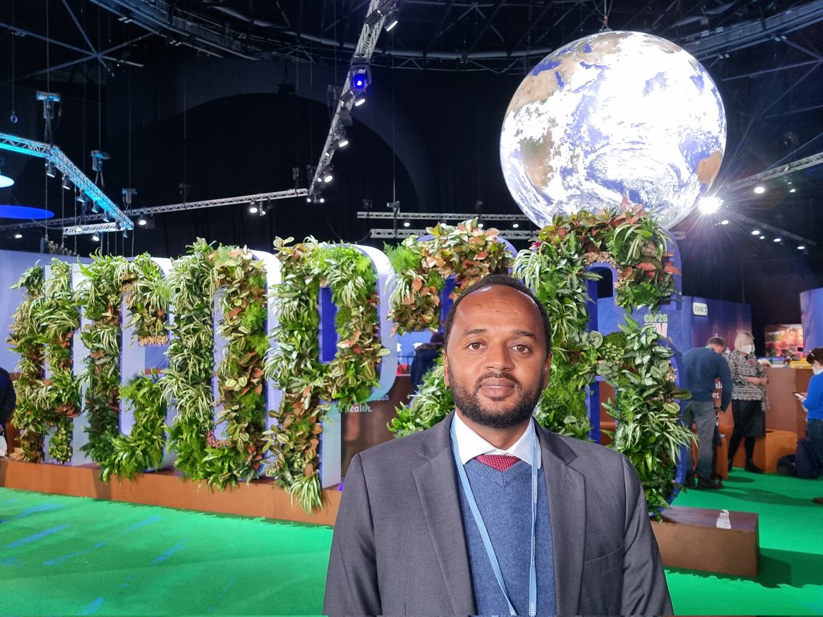 DrHassane90's tweet photo. 𝗖𝗢𝗣26_𝗚𝗹𝗮𝘀𝗴𝗼𝘄_𝗨𝗞

Today we arrived to the Scottish Event Campus to represent our country 🇹🇩 and present our projects to the world 🌎 and fight against the climate change. 

#WeStandWithThePlanet
#future_team_tchad 
#COP26 
@MMatthewsFCDO 
@GretaThunberg 
@Cherif_MZ https://t.co/mngAG84CBx