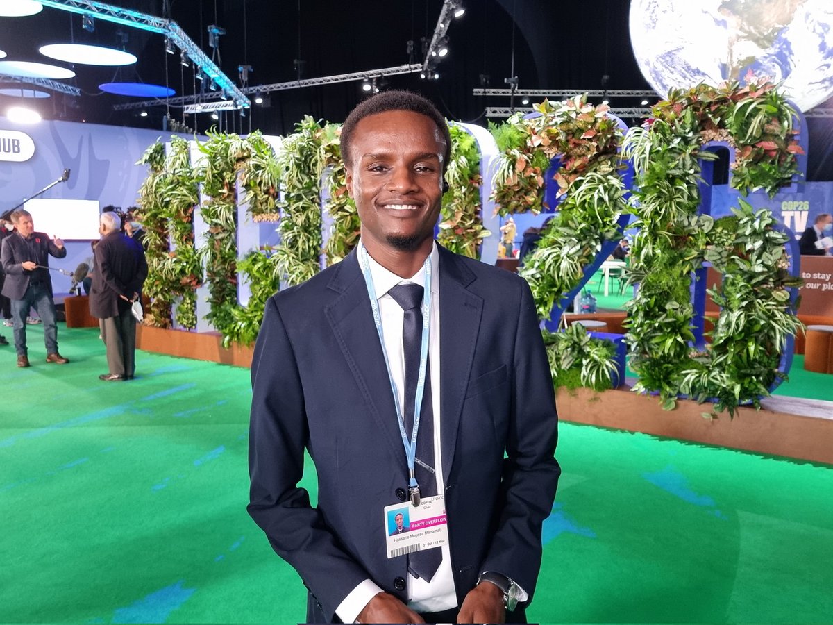 DrHassane90's tweet photo. 𝗖𝗢𝗣26_𝗚𝗹𝗮𝘀𝗴𝗼𝘄_𝗨𝗞

Today we arrived to the Scottish Event Campus to represent our country 🇹🇩 and present our projects to the world 🌎 and fight against the climate change. 

#WeStandWithThePlanet
#future_team_tchad 
#COP26 
@MMatthewsFCDO 
@GretaThunberg 
@Cherif_MZ https://t.co/mngAG84CBx