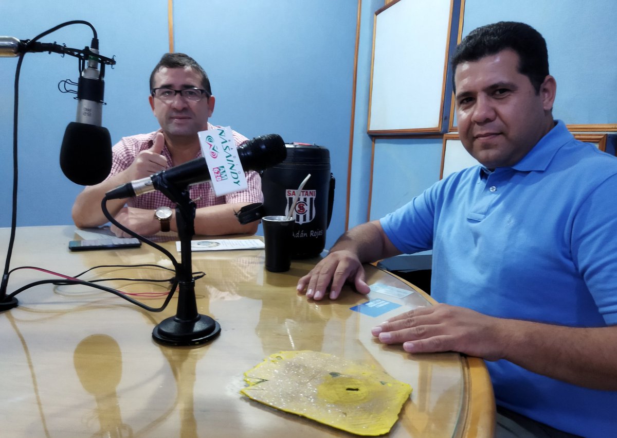 AdanRojasMart's tweet photo. ¡Bendecido domingo para todos! Estamos en radio @radionasaindy 620 AM con el amigo Iván Oviedo compartiendo un rico tereré y hablando de política. https://t.co/uO5r1weqpV