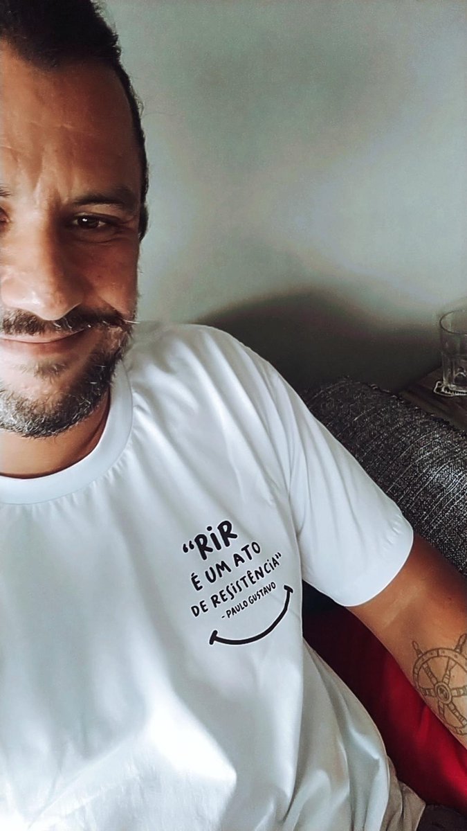 J_Phelipe's tweet photo. Seguimos na resistência, Paulo!
Obrigado @multishow, era disso que estávamos precisando.
Um pouco de humor! #diadohumor
@paulogustavo31 https://t.co/G5FDbaBOAb