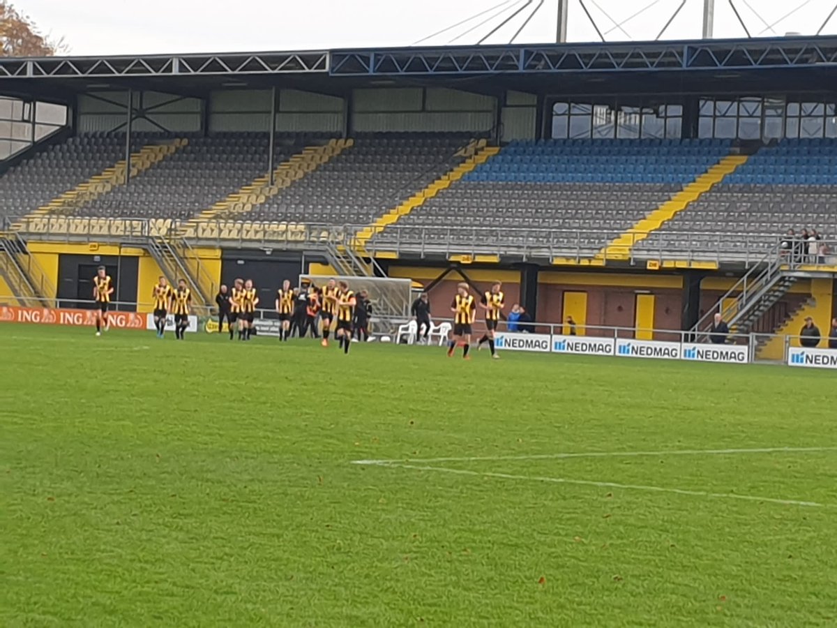 Veendam 1894 komt op een 2-0 doelpuntenmaker  captain <a href="/LeonKuiper_/">Leon</a>