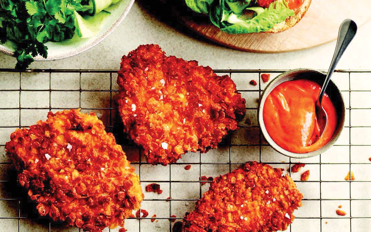 #GordonRamsay Gives #Cornflake-Crusted Fried Chicken a Zippy Update With Spicy Mayo and #CucumberRelish https://t.co/y3oxLNOiEG https://t.co/9YVugdYJFr