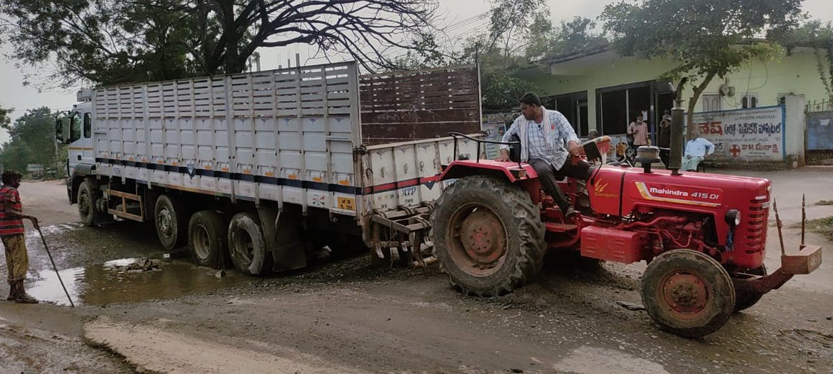 JuluriCharith's tweet photo. Attn Road damage between Durajpally and Garidepally #Suryapet
@KTRTRS
@jagadishTRS
@TRSSaidireddy @VPRTRS @CollectorSRPT please look into it sir
@VijayGopal_ @ActivistTeja @vinay_vangala @Rakhs2009 @HiHyderabad @SrinivasBellam @shanthchandra https://t.co/iMwHtSzs7L