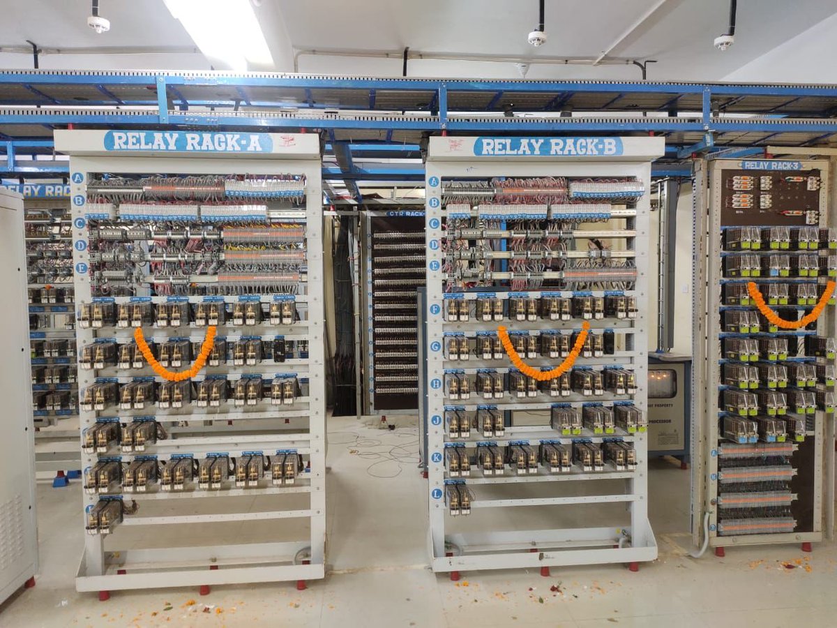 RailVikas's tweet photo. Kudos to @RailVikas #team for #commissioning of electronic signalling works with #MSDAC at Jhargam, Gidni & Chakulia stns & IBHs in record time. Adityapur- Kharagpur 3rd line #Project is a major #capacity #addition on #Howrah- #Mumbai route.
@RailMinIndia
@AshwiniVaishnaw https://t.co/YUm6eEP1dS