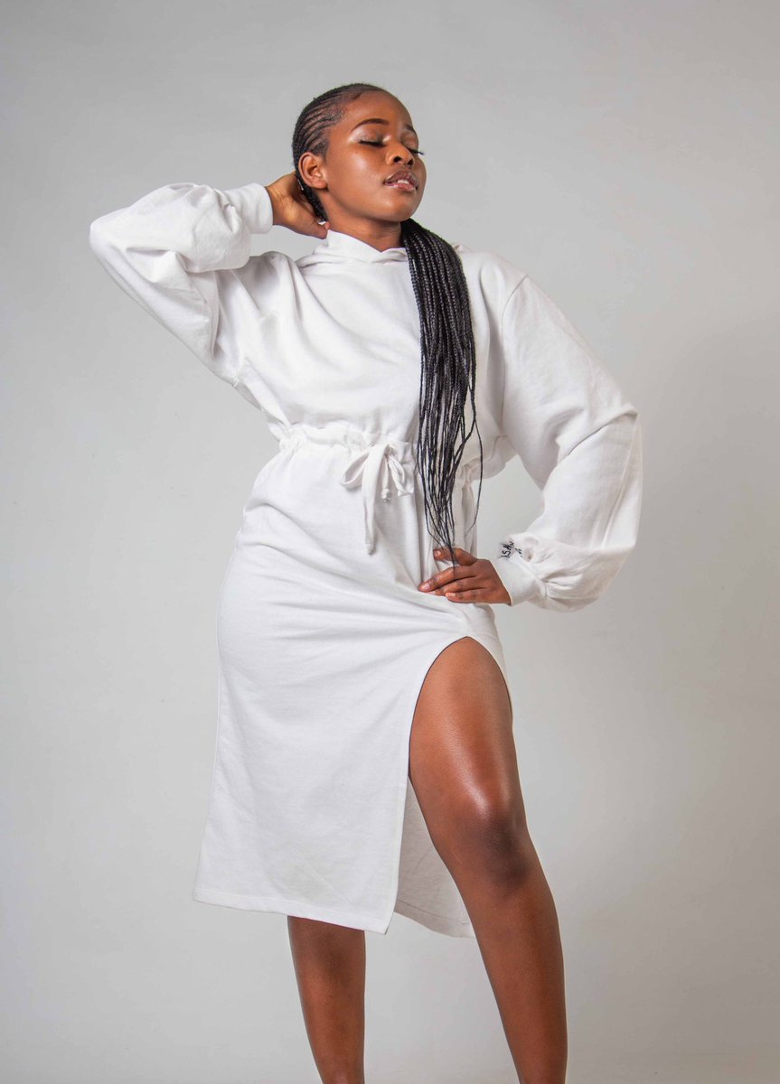 AsalXenese's tweet photo. Our catalog also includes the following
- all satin nightwear, bridal gowns, satin pillowcases, high quality dresses and turtlenecks. WhatsApp-0715 050 044 to order 🇿🇼#redmarketsunday @iMisred https://t.co/4xgmtmC0Px
