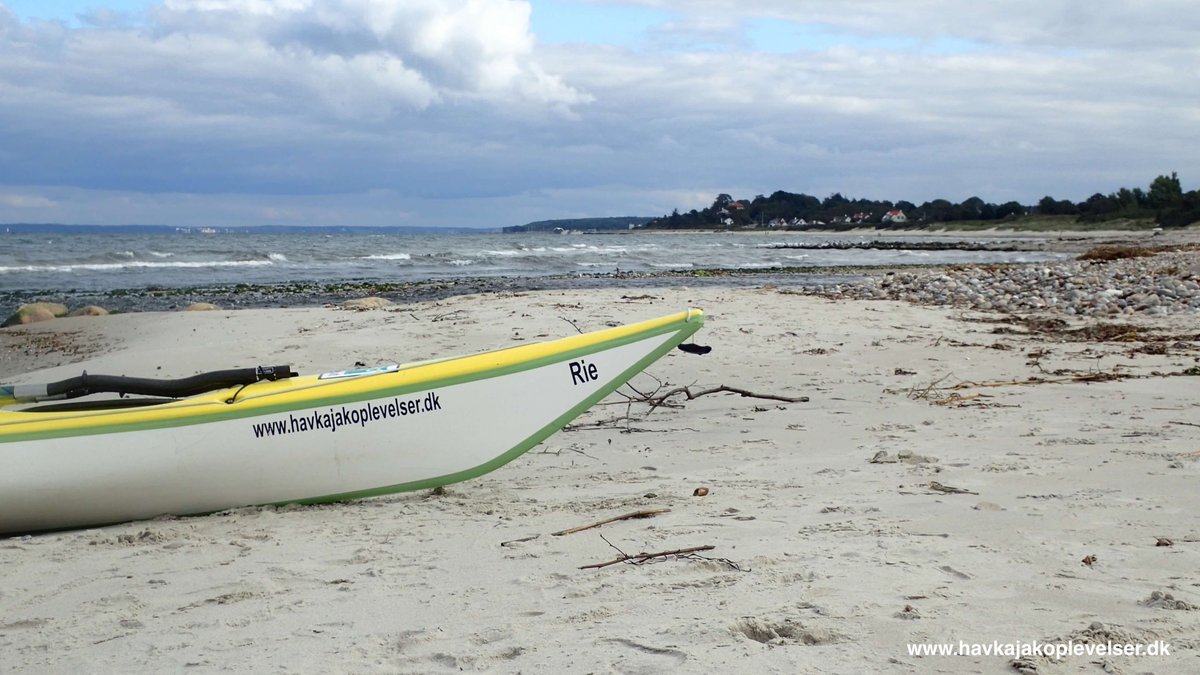cw_sea's tweet photo. https://t.co/s2OP5S3ftt
Day paddle Zealand's northernmost point - Denmark.
#comevisitdenmarkforapaddle #Denmark 
#christianwiegand #Madaboutseakayak #havkajakoplevelser #seakayak #microadventure #kayak #kayaking #sea #paddlelife #kayaklife #gopaddling #lnorthzealand #visitdenmark https://t.co/VHCZAlRne3