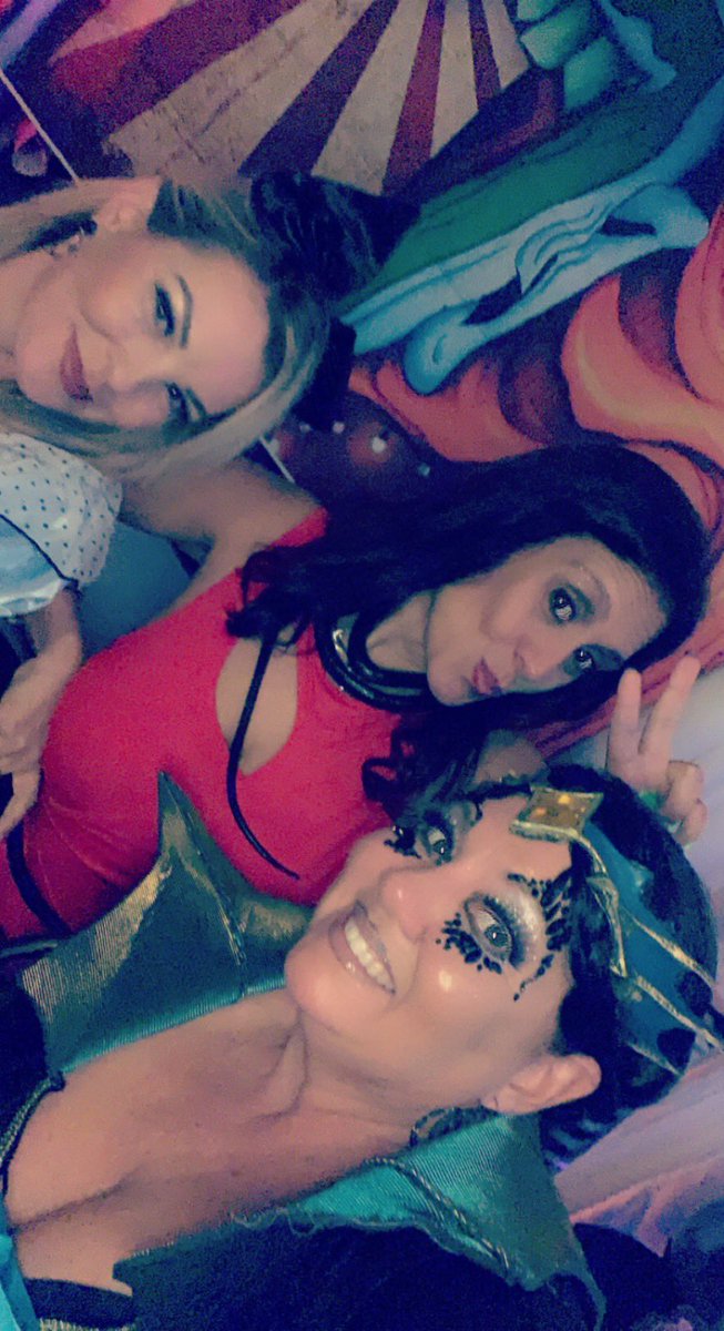 Lara_LLHAG's tweet photo. Halloween fun! https://t.co/iqWARvIFc8