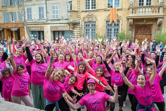 𝗠𝗘𝗥𝗖𝗜 👚💕
Merci aux nombreuses salonaises de s’être mobilisées pour la course #LaSalonaise. Merci aux <a href="/LionsSalon/">Lions Club Salon</a> de cette belle initiative solidaire.
Forte pensée aux guerrières qui se battent contre la maladie et leurs proches.💗
#ContreLeCancerDuSein #OctobreRose 🎀