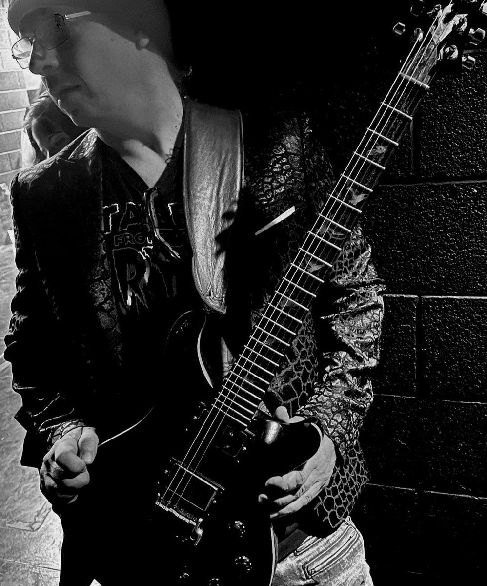 HorrorsUnnamed's tweet photo. So I played lastnight as a guest with my friends from Blessed be thy Named. It was a great time after not playing on stage for over 7 years!!!! Thanks guys It was awesome!! https://t.co/Bn37QLRTL1