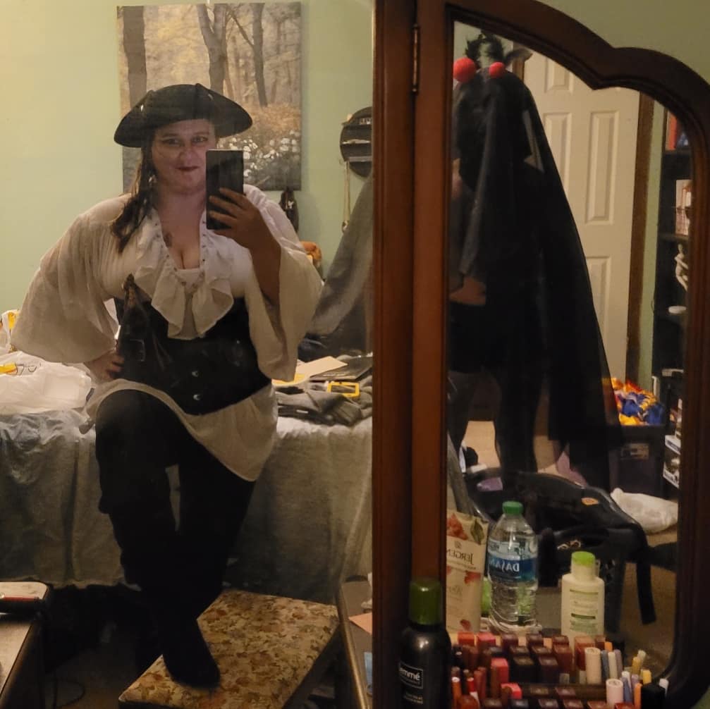 SteampunkDallas's tweet photo. Happy Halloween and Samhain Blessings, gang!
Featuring (thankfully still existing) stage makeup skills, lol. https://t.co/F7ghihsJZ7