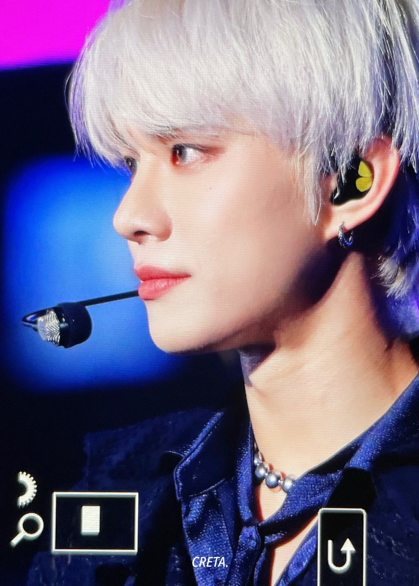creta_jw's tweet photo. 211031 슈퍼콘서트
#정우 #JUNGWOO #NCT127 https://t.co/u7MsLox5Mj