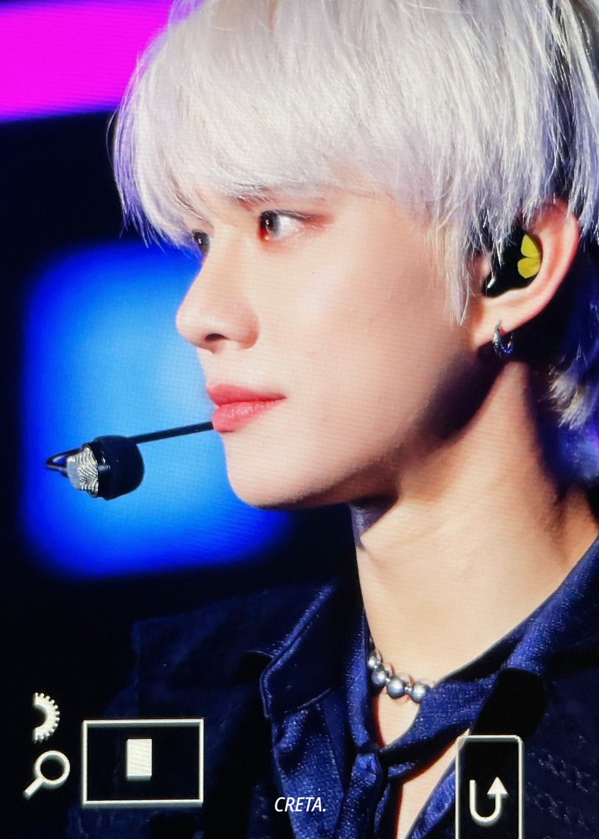 creta_jw's tweet photo. 211031 슈퍼콘서트
#정우 #JUNGWOO #NCT127 https://t.co/u7MsLox5Mj