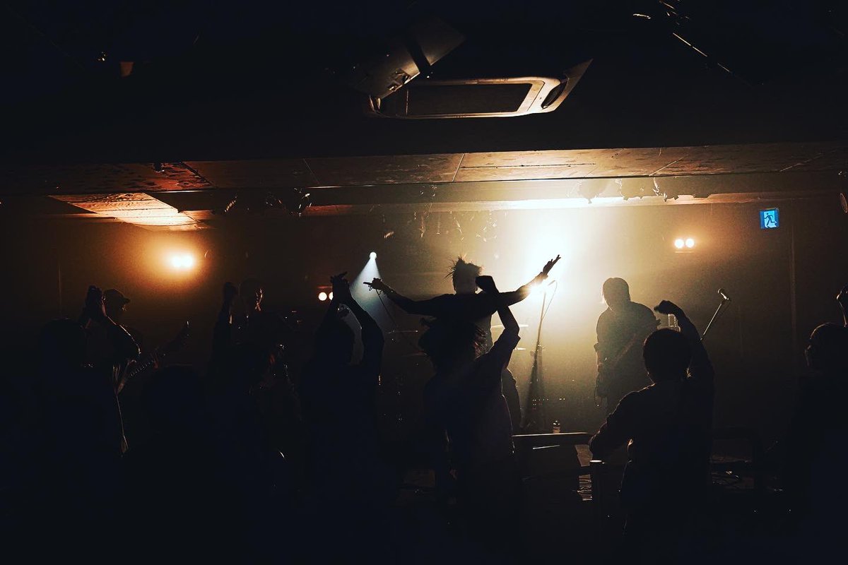 ChainDisaster's tweet photo. 昨日は梅田Zeelaありがとう！楽しかった！またいつか！
Chain Disaster Voヨウスケ
#band #chaindisaster #live #music #チェインディザスター #バンド #ライブ #梅田zeela #梅田ジーラ https://t.co/NXvZWkurFb