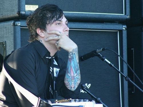 Happy birthday Frank Iero wow time sure is a wild thing 