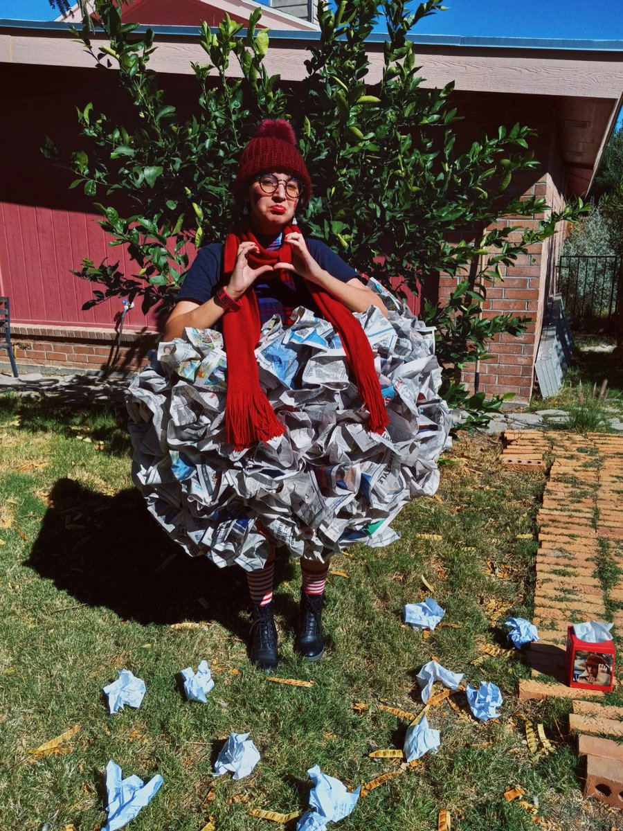 hushmirrorball's tweet photo. 💔 im a crumpled up piece of paper lying here 💔

cause i remember it all  🍂     ✨
✨
      🍂         all        ✨            🍂
         
  🍂         ✨      🍂    🧣all too well 🧣

#HalloweenTaylorsVersion 🎃♥️
@taylornation13 @taylorswift13 https://t.co/CYdQvDVaSV