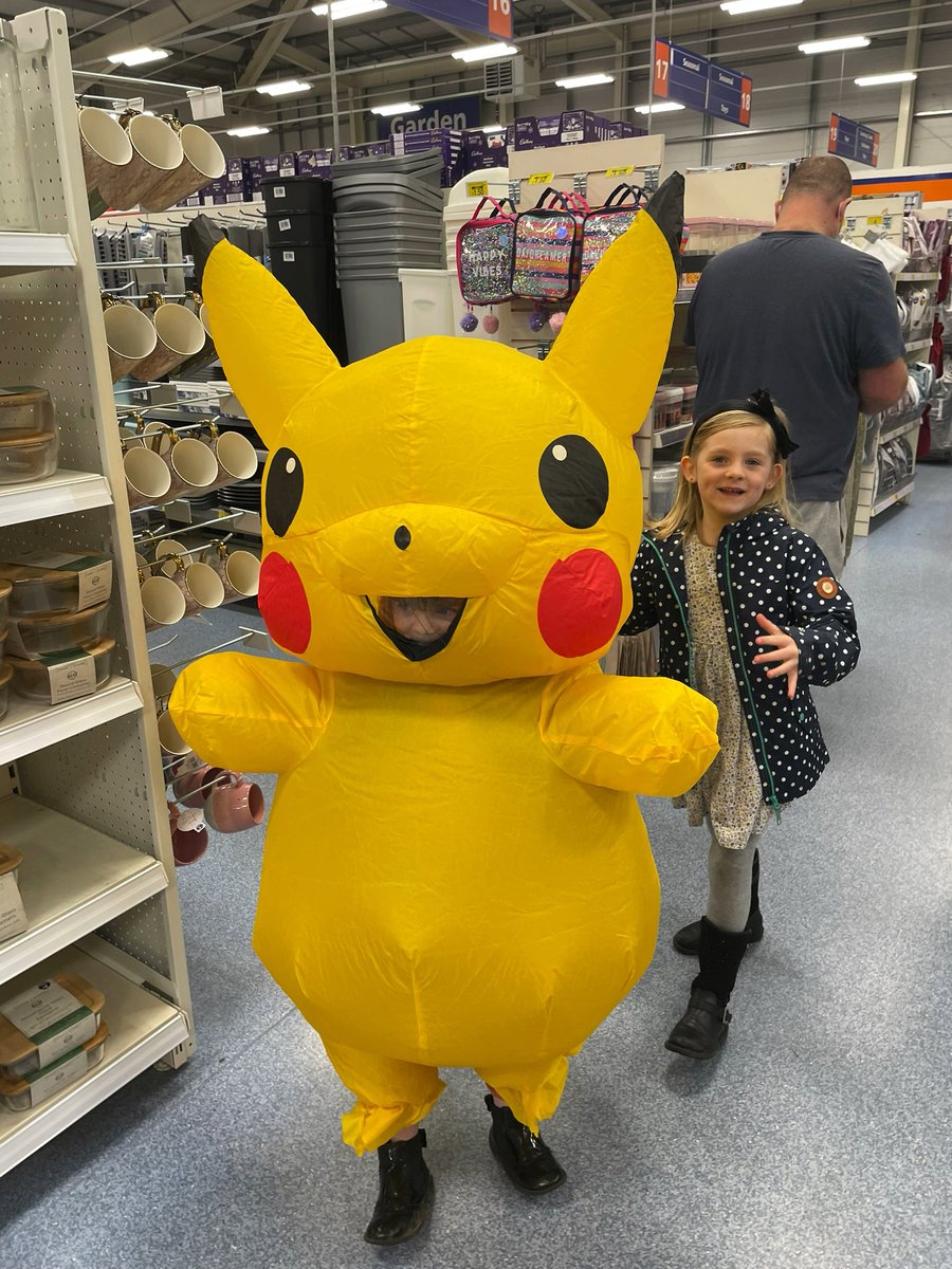 Michelle190386's tweet photo. @MpsPrimary H in the dress up spirit already and H making sure her sister gets round the shop safely. #halloween #dressup #alittlebitoffun https://t.co/toYDRUAM4E