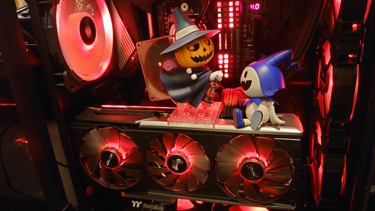 SapphireTech's tweet photo. Happy Halloween! A battlestation by @samonzi1 with our SAPPHIRE NITRO+ RX 5700 XT Special Edition 🎃
.
.
#battlestation #SAPPHIRE #NITRO #RX5700XT #gamingsetup #PCsystem #PCrig #custombuild #graphicscard #GPU #SAPPHIREnation #SAPPHIRETech #AMD #Radeon #hardware #PCgaming #gaming https://t.co/bzRA3n3GWX