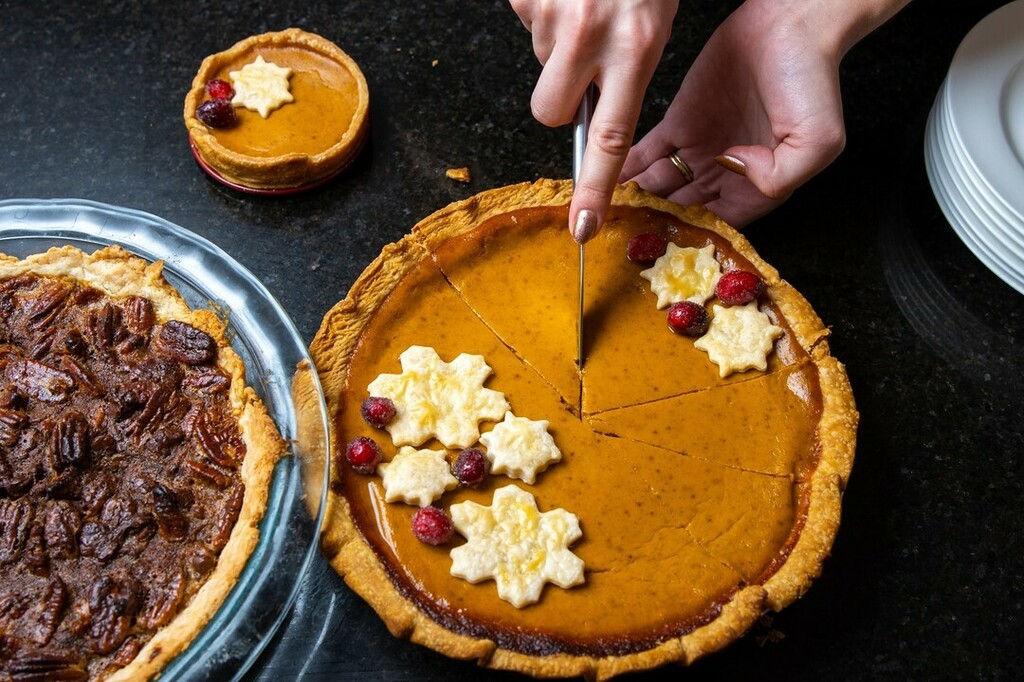 okiniofficial's tweet photo. .
Happy Halloween⚡️⭐️🌙
Prepare a large pumpkin tart &amp; enjoy with your loved ones😋

Get Okini's efficient baking pan for perfect home baking🎀
https://t.co/yt0O7Vhw1A

o
k
i
n
i

#okini #okiniofficial #okinismiles #amazon #bakingpan
#tart #quiche #pie #filltheworldwithsmiles https://t.co/3vx4VlioEj