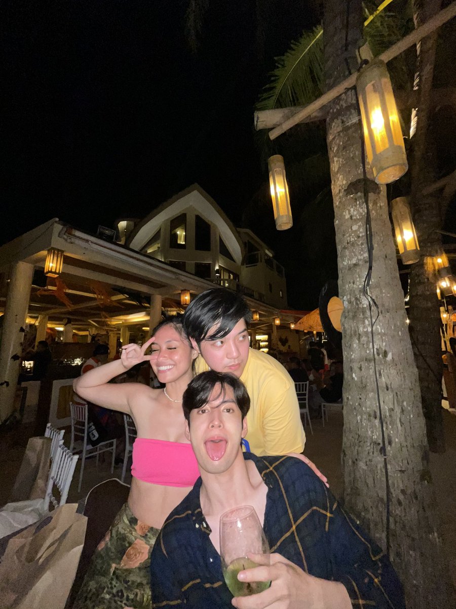 kaloytingcungco's tweet photo. these three couldn’t care less 🙅🏻‍♀️💁🏻‍♂️ https://t.co/6oKZommjts