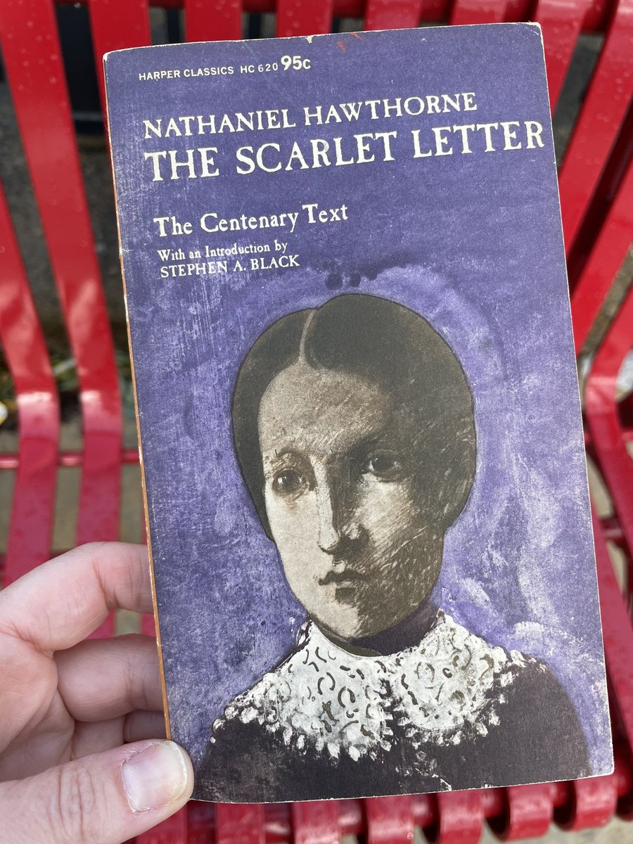 “It’s gettin’ hot in here…” Lots of steam coming off of this book sale table. 💋