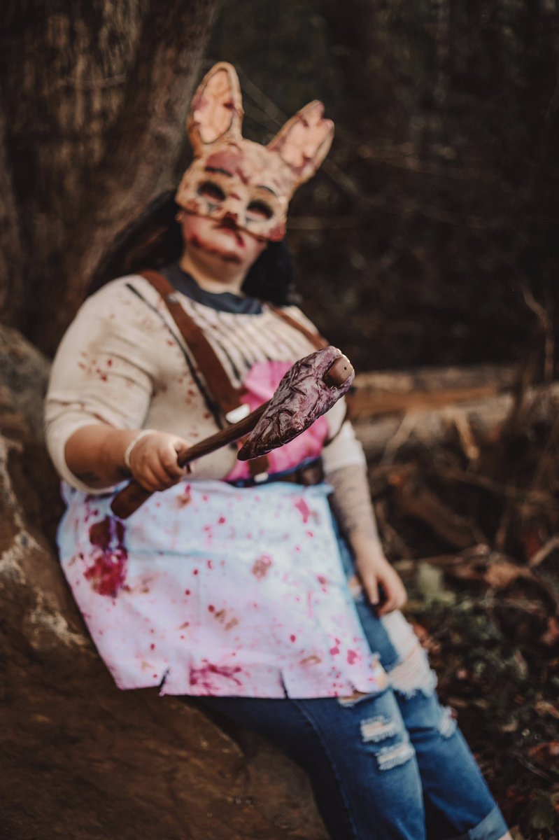bbyghoul44's tweet photo. i swear i donβt run ruin pop! but i do run the insta down hatchet πͺ
#huntress #deadbydaylight #dbd #dbdcosplay #huntresscosplay #deadneadbd #jakedbd #dbdsurvivors #dbdkiller #halloween https://t.co/2Hsj58Jzvq