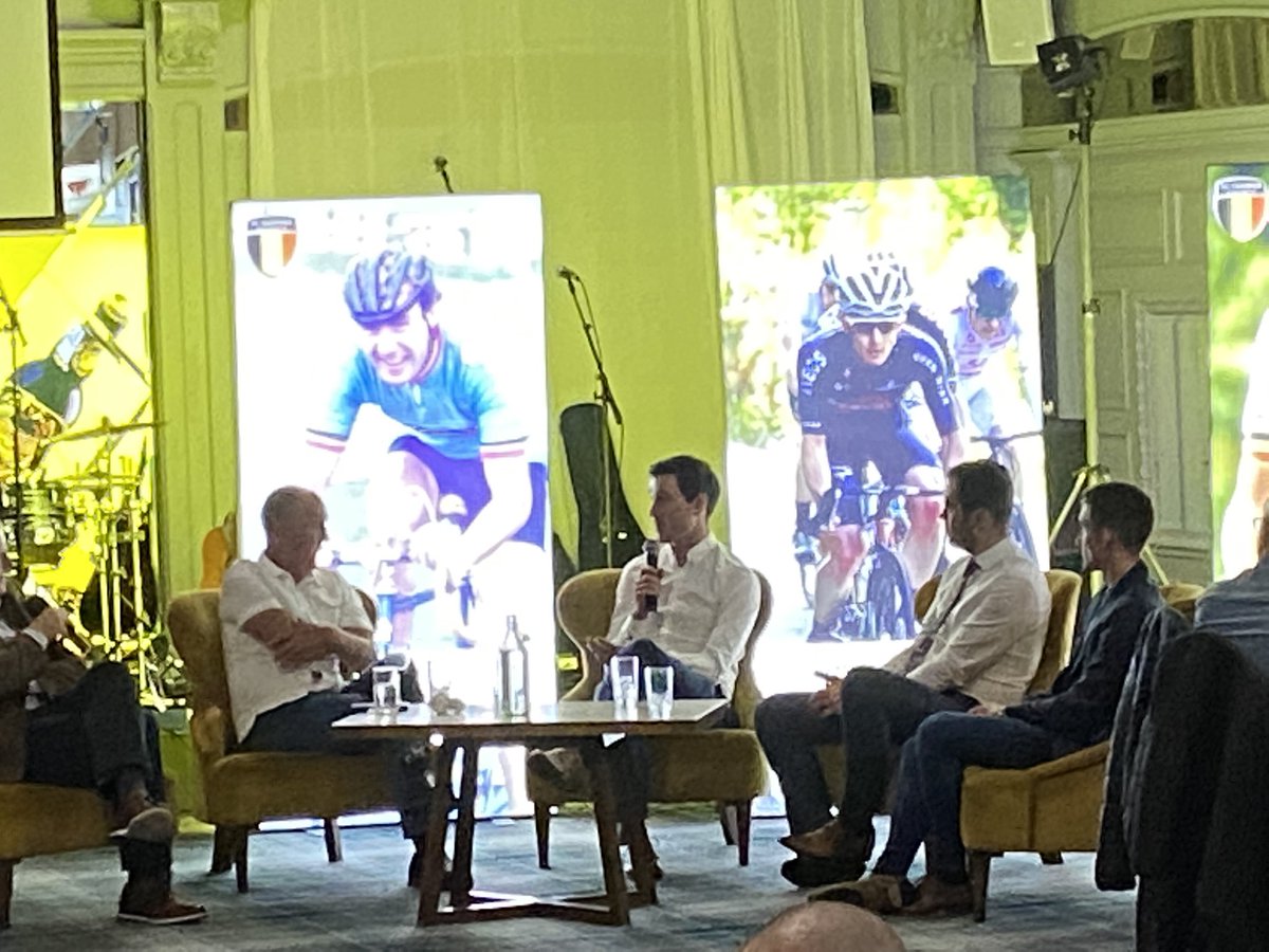 Great night by <a href="/VCGlendale/">VC Glendale</a> celebrating 40 yrs of #passion with the superb <a href="/EddieDunbar/">Eddie Dunbar</a> <a href="/MarkDowney03/">Mark Downey</a> <a href="/ronanmclaughlin/">Ronan Mc Laughlin</a>