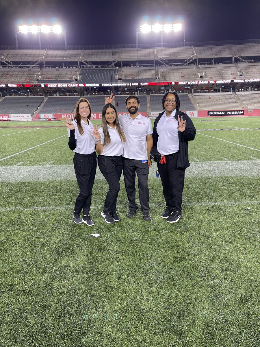 NaturallyNatura's tweet photo. UH defeats SMU! Go Coogs 🐾 #UH #AthleticTraining #GoCoogs #ATsAreEssential #MATStudent https://t.co/coEzHpftuB