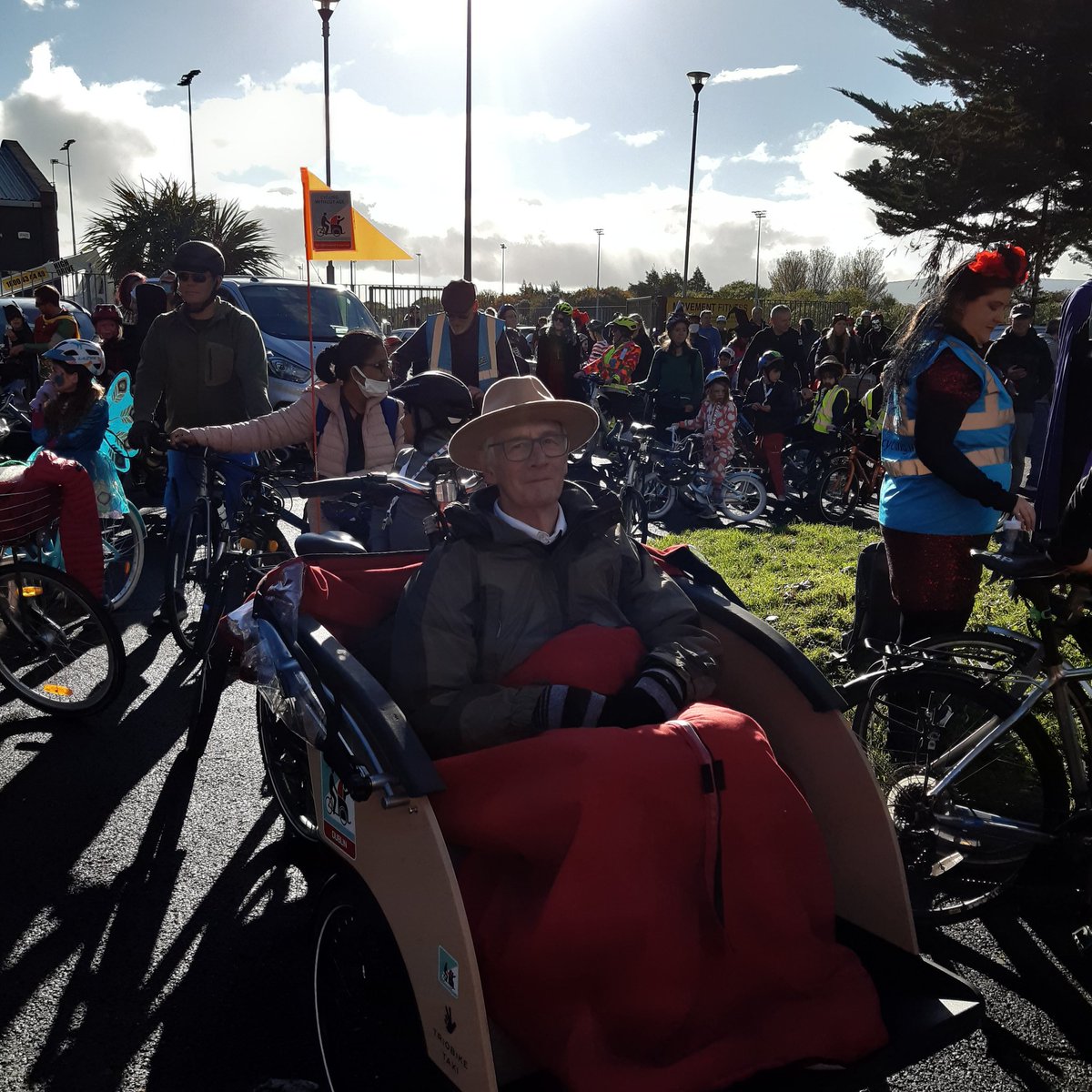 age_cycling's tweet photo. Day one of #COP26Glasgow,what do we want? Safe cycling infrastructure on #StrandRoad. When do we want it? Now! #spookycycle today. #dublincycling #southdublincycling. https://t.co/AWaXL7YsJY