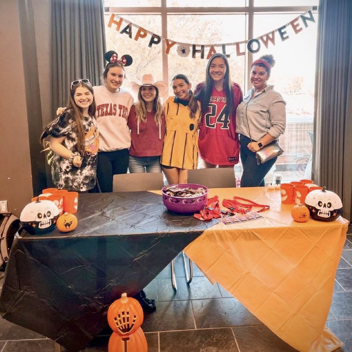 PhiUNational's tweet photo. Hope your night is so happy, it makes you glow from the inside out.

How has your chapter celebrated “All Hallows' Eve”? 

Check out a few spooktacular events from your fellow Phi U ghouls.

#phiu #fcsstorytelling https://t.co/8VS5ONziN4