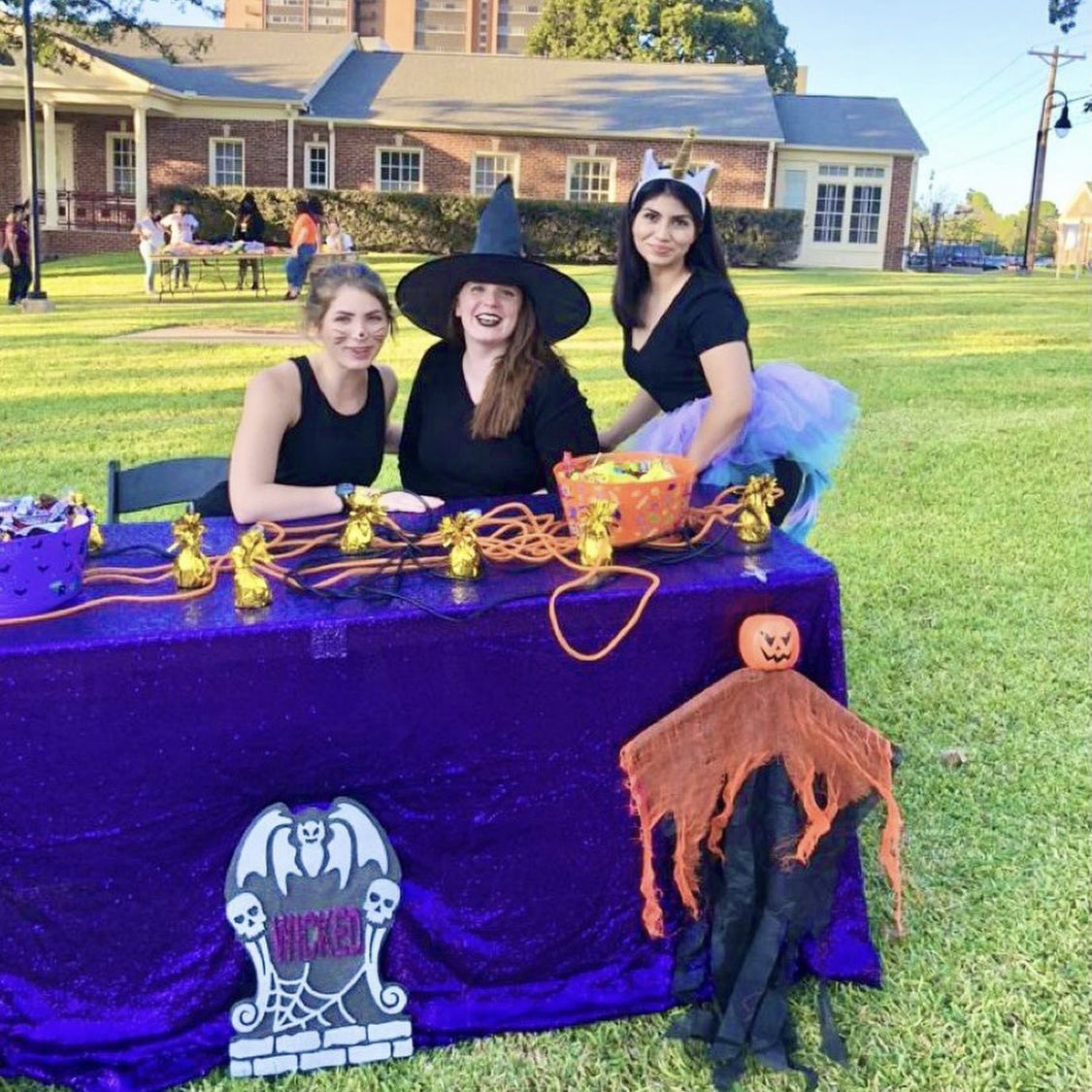 PhiUNational's tweet photo. Hope your night is so happy, it makes you glow from the inside out.

How has your chapter celebrated “All Hallows' Eve”? 

Check out a few spooktacular events from your fellow Phi U ghouls.

#phiu #fcsstorytelling https://t.co/8VS5ONziN4