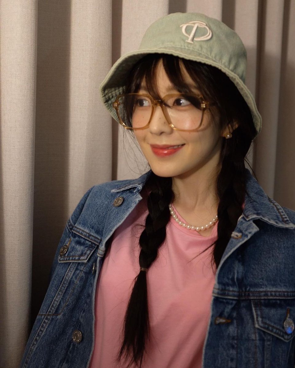 211031 ไอรีนลงรูปในอินสตาแกรม

👻 (2/2)

#RedVelvet #IRENE <a href="/RVsmtown/">Red Velvet</a>