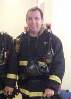 It is with an incredibly heavy heart that we announce that our brother Lee Marsland has lost his battle with cancer. He was surrounded by loved ones at home💔

Lee served at Gorton &amp; Manchester Central fire stations

Our thoughts and prayers are with your families &amp; friends 🚒
