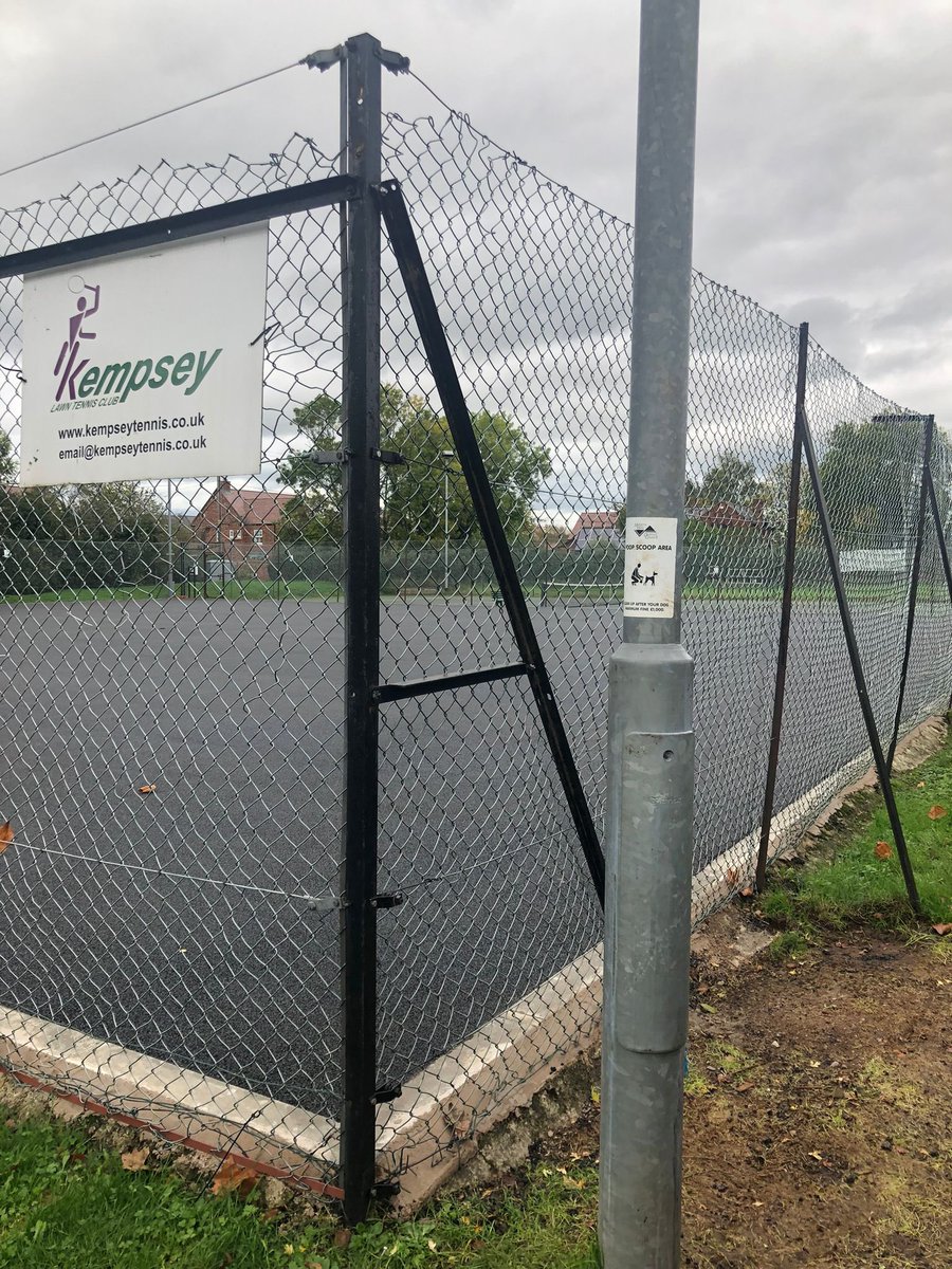 kempseytennis's tweet photo. New surface and new edging kerbs installed @kempseytennis ! Just waiting for the surface to cure and then the temporary play lines will go down ahead of a colour coat in the spring! https://t.co/7cIRZCex3P