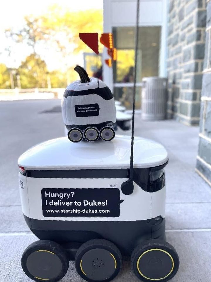 StarshipRobots's tweet photo. Happy Halloween! 🎃 👻 🤖 Today is the last day before #PumpkinBot heads back to the pumpkin patch, did you catch the Jack-O-Bot out this year? We had so much this spooky season with all of you! https://t.co/J1cGWGvafh