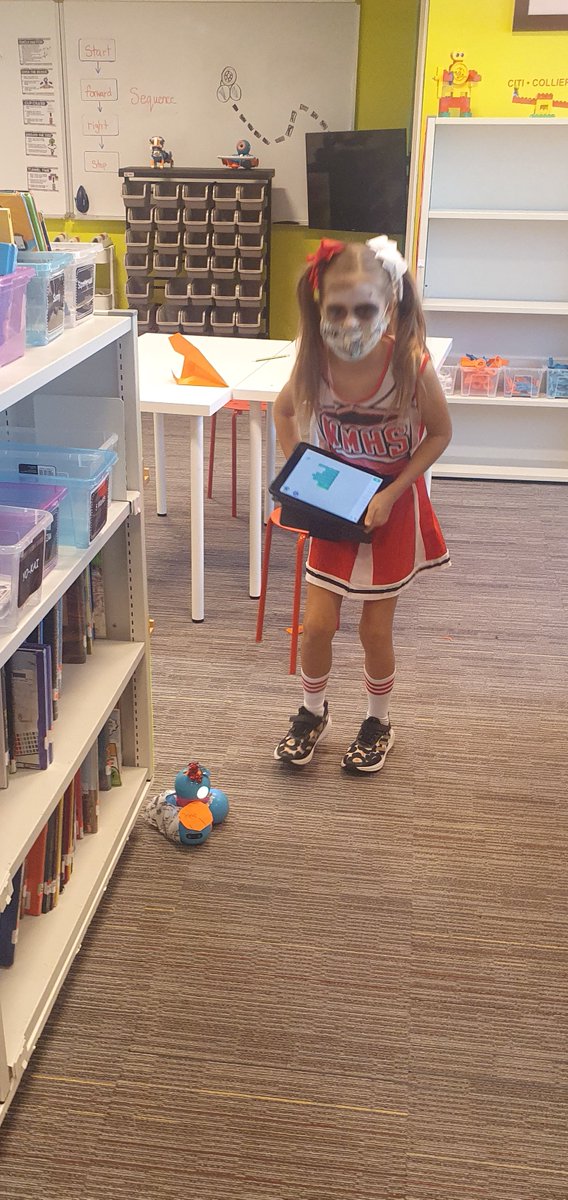 Designing for the Robot Fashion Show! Library and Innovation is always fun at ACS! #ACSLearns #ACSabudhabi