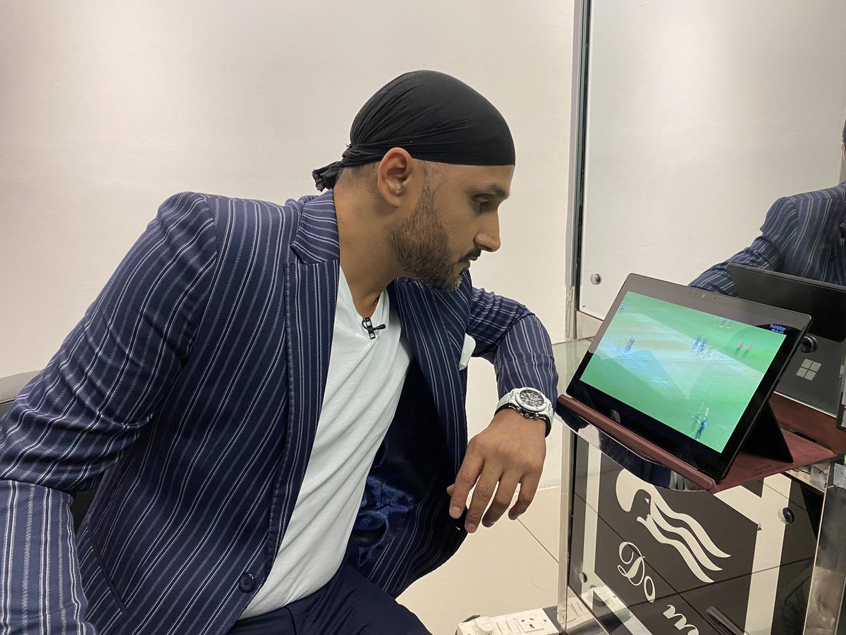 harbhajan_singh's tweet photo. Common india..Let's win this do or die match. Bleed blue always. #IndVsNZ @disneyplusHS #Collab https://t.co/IbnmSoXStC