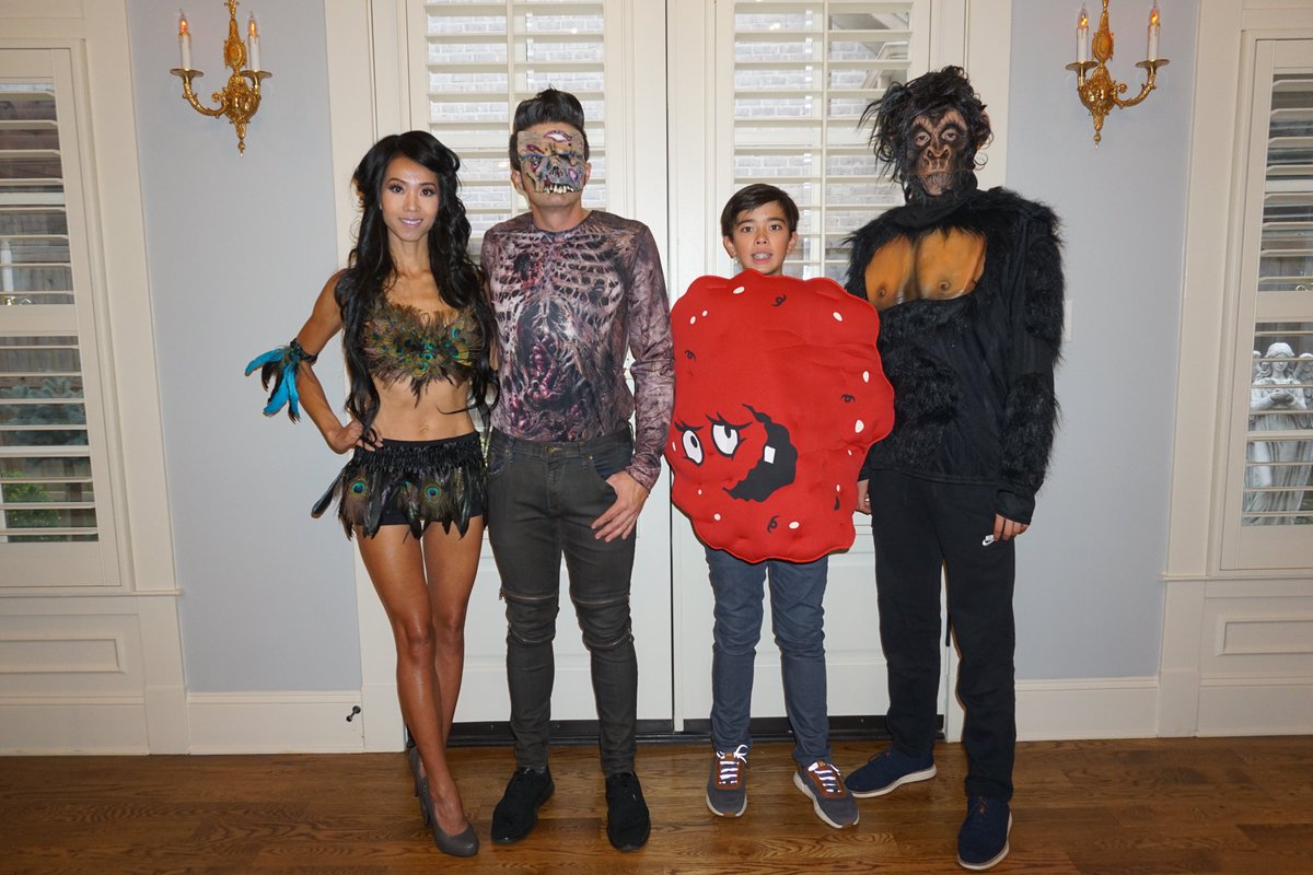 wespure's tweet photo. Happy #Halloween from the #Talbert family. Everyone please be safe when you go out to get those treats tonight! #Halloween2021 https://t.co/eSqCWXW5i4